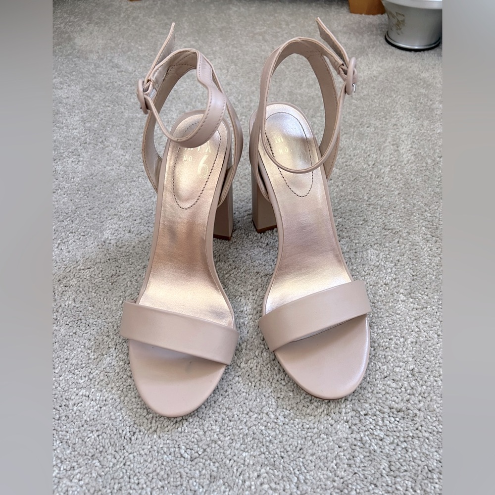 Woman’s Mix no. 6 Sandals beige size 8 1/2